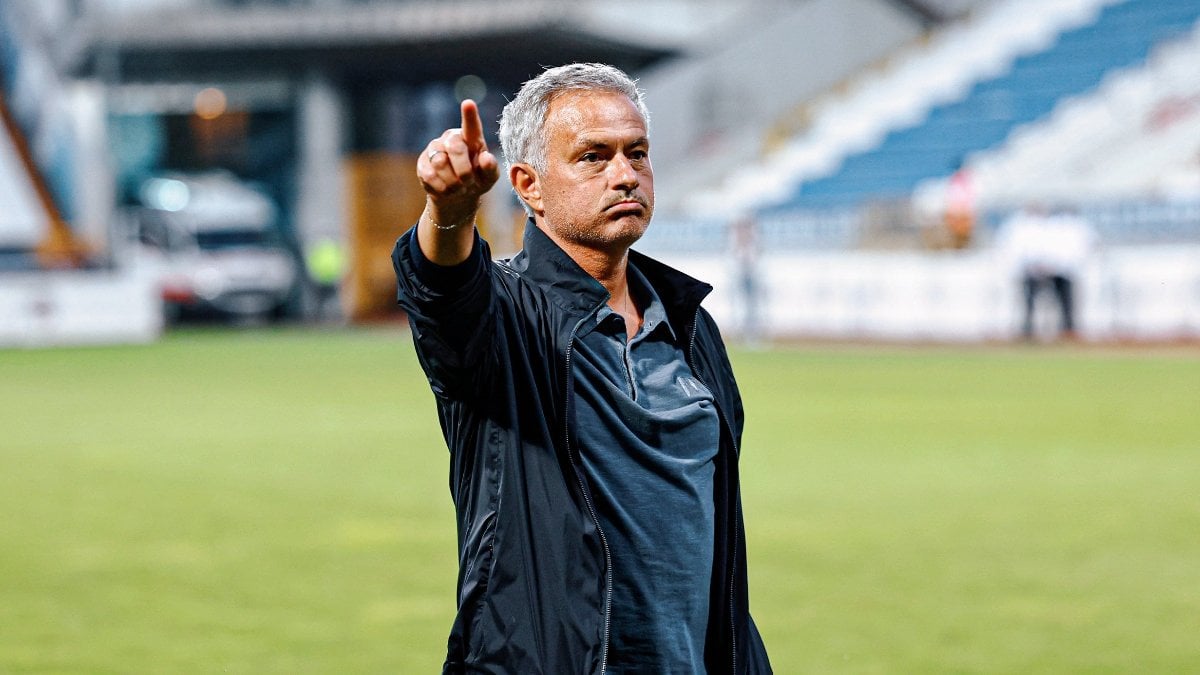 Jose Mourinho, Galatasaray’ı bekliyor