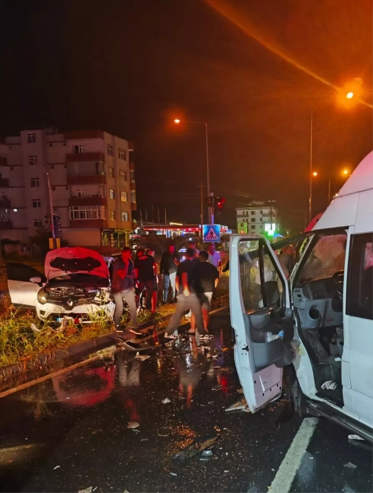 Samsun’da Minibüs-Otomobil Kazası: 5 Yaralı