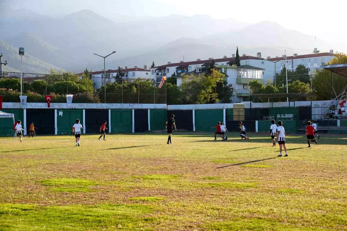 Denizli’de Cumhuriyet Haftası Futbol Turnuvası Başladı